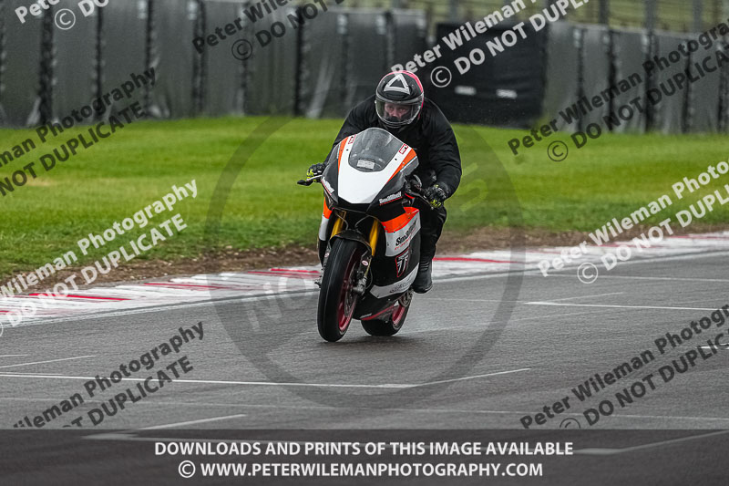 donington no limits trackday;donington park photographs;donington trackday photographs;estoril;event digital images;motorbikes;no limits;no limits trackdays;peter wileman photography;portugal;trackday;trackday digital images;trackday photos